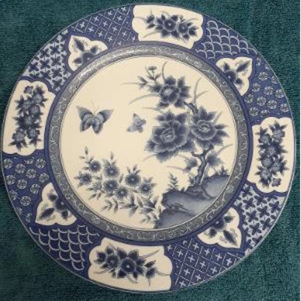 VINTAGE Imari Blossom Pattern Blue Theme Dinner Plate 10.75”